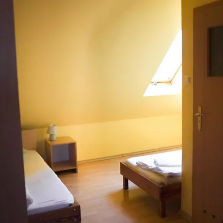 Dom Pielgrzyma Przystanek Wiara B&B 쳉스토호바