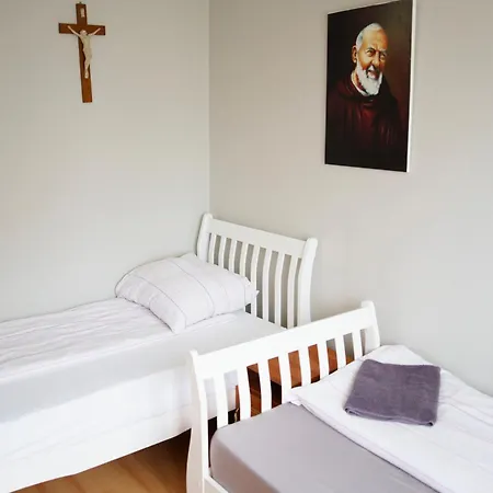 Bed & Breakfast Dom Pielgrzyma Przystanek Wiara *