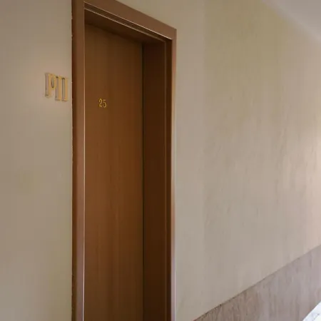 Bed and Breakfast Dom Pielgrzyma Przystanek Wiara Ζεστοκόβα
