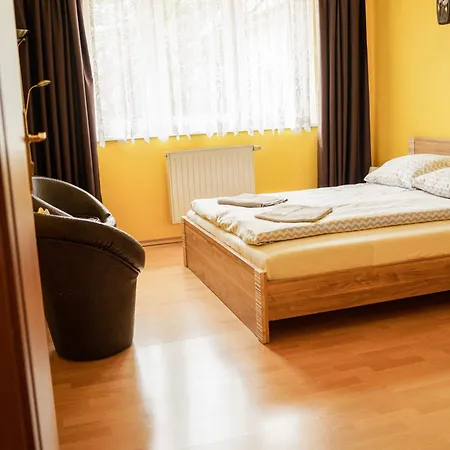 Dom Pielgrzyma Przystanek Wiara Bed and Breakfast *