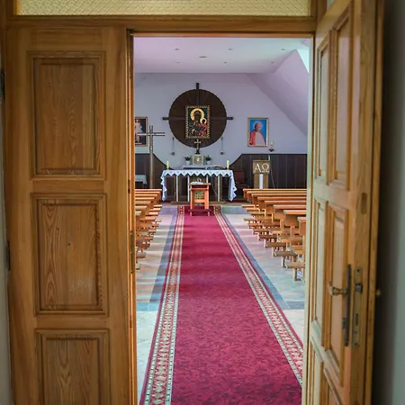 Dom Pielgrzyma Przystanek Wiara B&B *