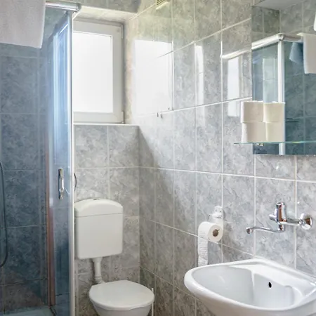 Bed and Breakfast Dom Pielgrzyma Przystanek Wiara *